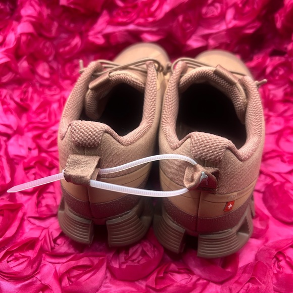 On running Women's Cloud Dip Cork & Cocoa
On Monaco - Picture 4 of 10